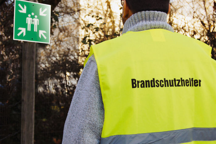 ZFM 4 2017 Schuetz Wiemann Aufgaben und Pflichten von Brandschutzhelfern 1