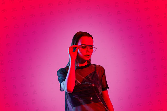 Die Schutzbrillentraegerin - unsere Alltagsheldin